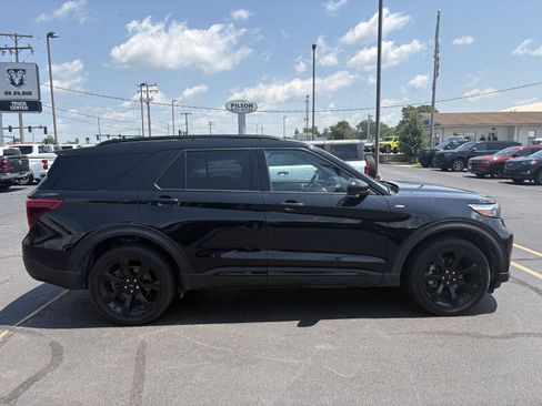 Used 2023 Ford Explorer ST-Line w/ Class IV Trailer Tow Package AWD/4WD image 9