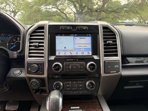 Used 2016 Ford F150 Platinum w/ Equipment Group 701A Luxury AWD/4WD image 15