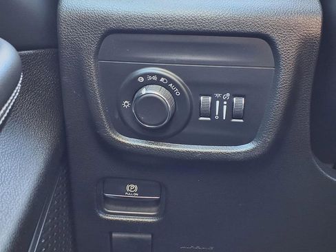 Certified 2023 Jeep Grand Cherokee L Laredo image 18