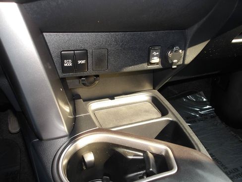 Used 2016 Toyota RAV4 LE AWD/4WD image 20