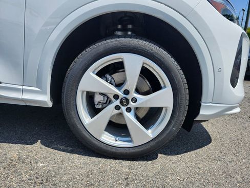 New 2025 Audi Q5 Premium Plus image 28
