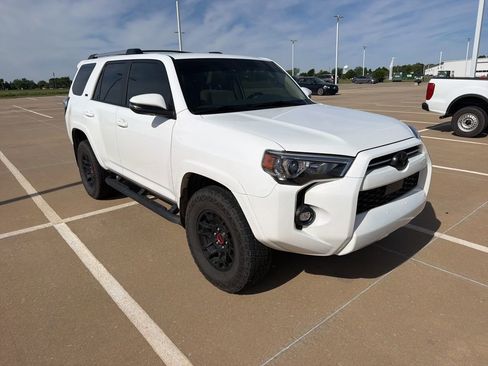 Used 2024 Toyota 4Runner SR5 Premium w/ Moonroof Package image 3