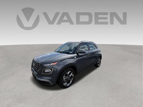 Used 2022 Hyundai Venue Limited FWD image 1