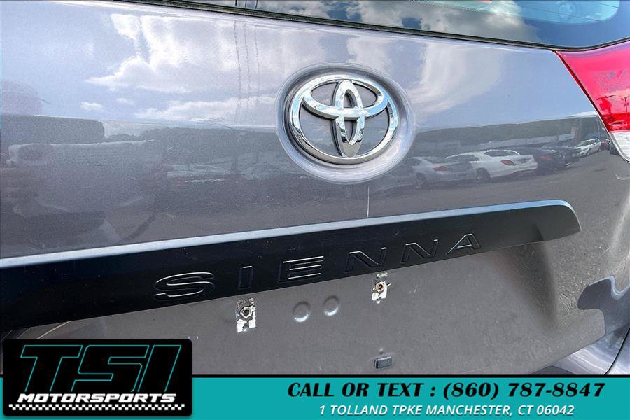 Used 2013 Toyota Sienna L FWD image 8