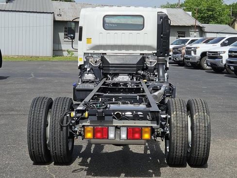 New 2024 Chevrolet Low Cab Forward 5500XD image 4
