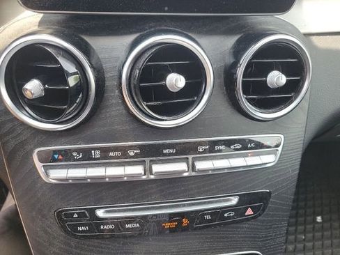 Used 2019 Mercedes-Benz GLC 300 4MATIC image 20
