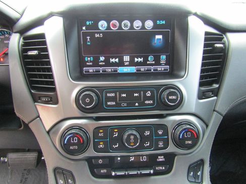 Used 2016 Chevrolet Suburban LT RWD image 20