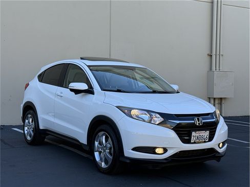 Used 2016 Honda HR-V EX image 2
