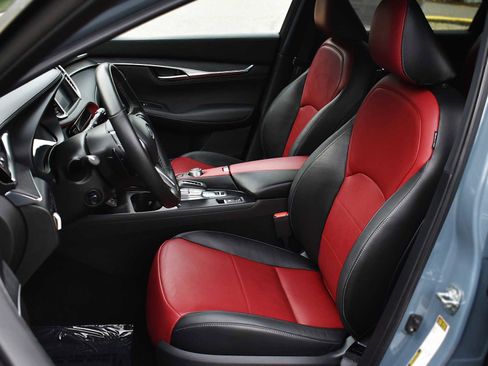 Used 2025 INFINITI QX55 Sensory image 9