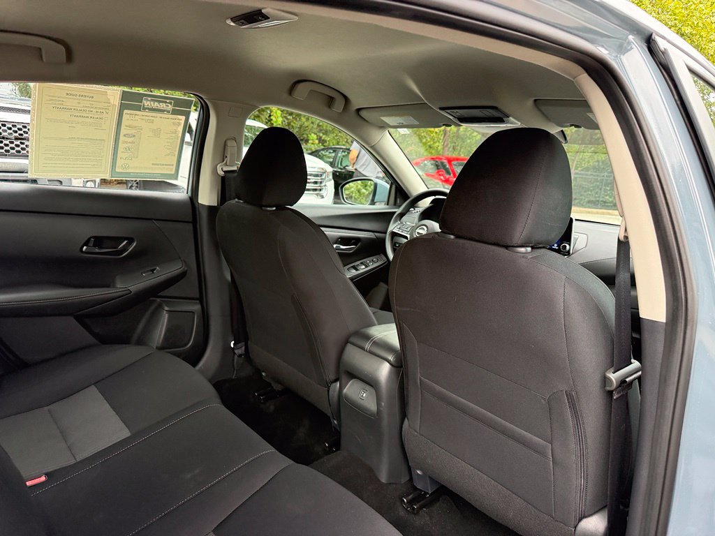 Used 2025 Nissan Sentra SV FWD image 37