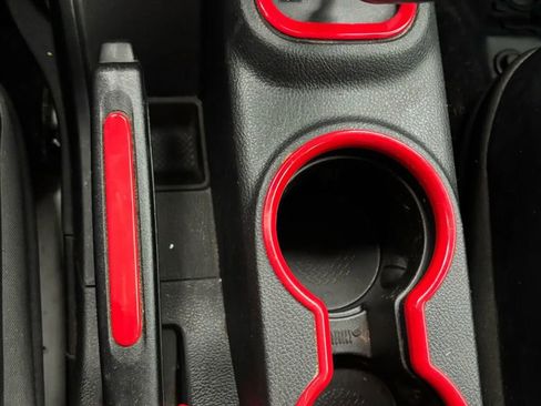 Used 2016 Jeep Wrangler Unlimited Sahara image 71