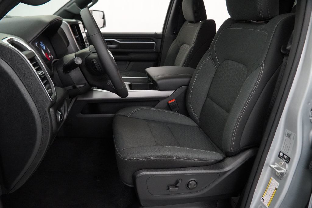 New 2026 RAM 1500 Big Horn w/ Night Edition AWD/4WD image 4