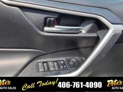 Used 2021 Toyota RAV4 XLE image 18