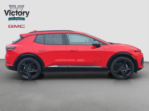 Used 2025 Chevrolet Equinox EV RS FWD image 19