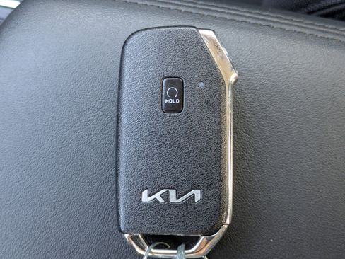 Used 2022 Kia K5 LXS image 36