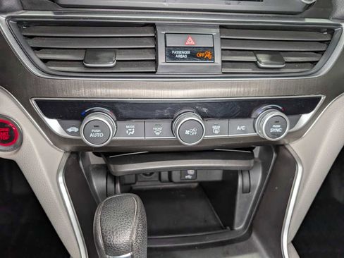 Used 2018 Honda Accord LX image 29