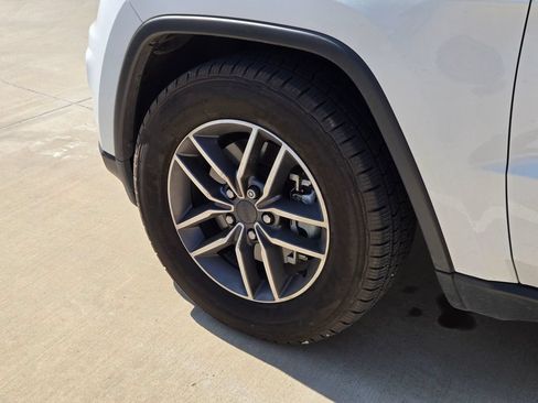 Used 2021 Jeep Grand Cherokee Limited RWD image 15