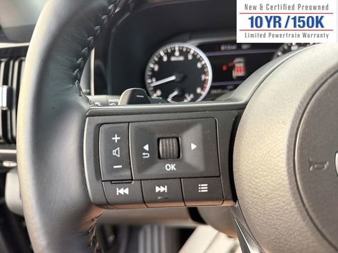 Used 2025 Nissan Pathfinder SV image 19