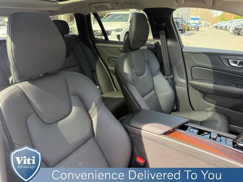 Used 2025 Volvo V60 B5 Cross Country Plus AWD/4WD image 31