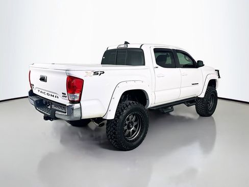 Used 2017 Toyota Tacoma SR5 w/ Tow Package AWD/4WD image 7