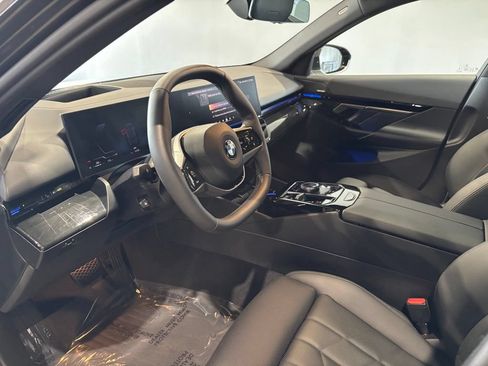 Used 2026 BMW 530i xDrive AWD/4WD image 10