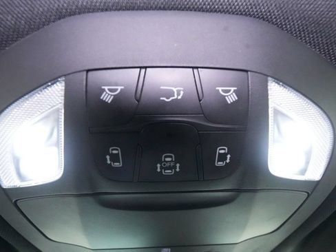 Used 2021 Chrysler Pacifica Touring-L w/ Uconnect Theater Family Group AWD/4WD image 44