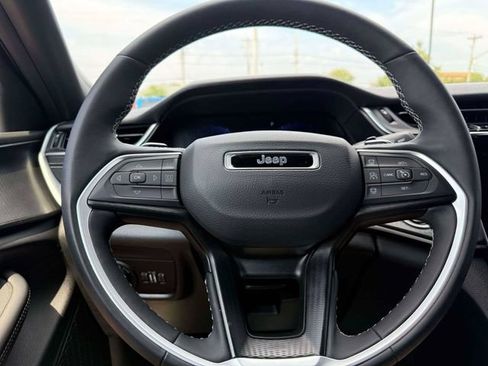 Certified 2025 Jeep Grand Cherokee L Laredo w/ Luxury Tech Group I AWD/4WD image 23
