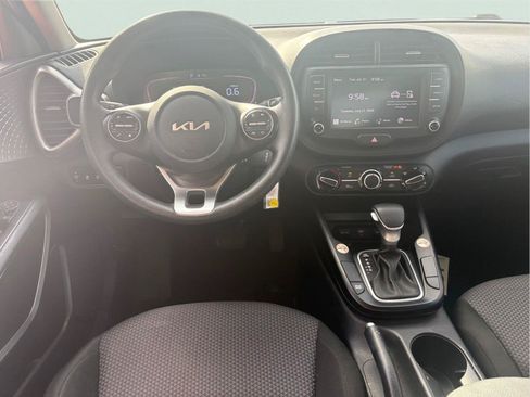 Used 2024 Kia Soul LX w/ Option Group 015 FWD image 10