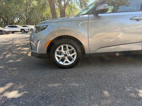 Used 2025 Kia Soul LX w/ LX Technology Package FWD image 27