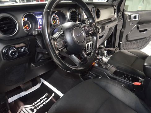 Used 2020 Jeep Wrangler Sport AWD/4WD image 14