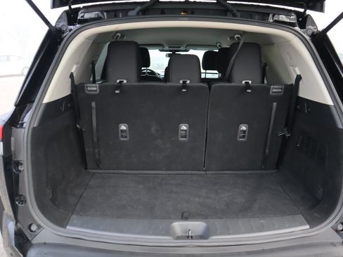 Used 2025 Nissan Pathfinder S image 36