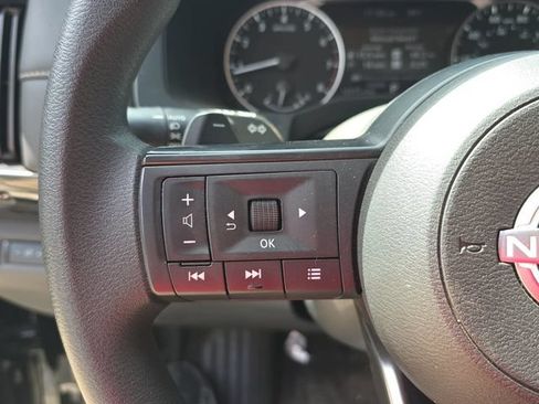 Used 2025 Nissan Pathfinder S FWD image 15