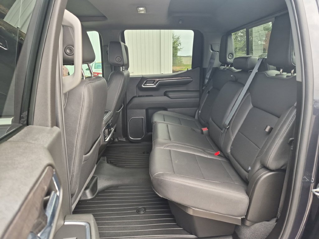 Used 2024 Chevrolet Silverado 1500 LTZ w/ LTZ Premium Package AWD/4WD image 30