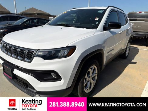 Used 2024 Jeep Compass Latitude AWD/4WD image 7