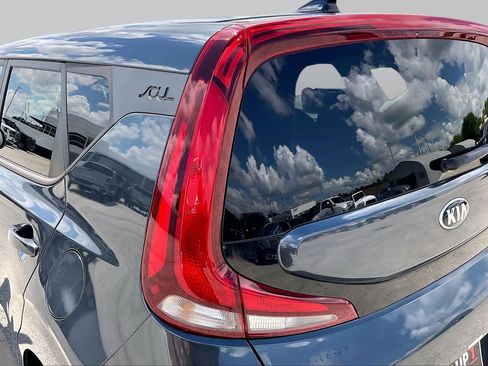 Used 2020 Kia Soul LX FWD image 25