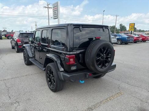 Used 2023 Jeep Wrangler Unlimited Sahara w/ Cold Weather Group AWD/4WD image 4