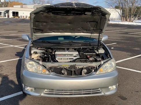 Used 2006 Toyota Camry XLE image 2