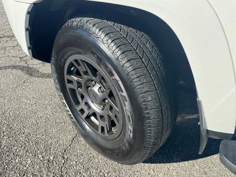 Used 2020 Toyota 4Runner SR5 image 40