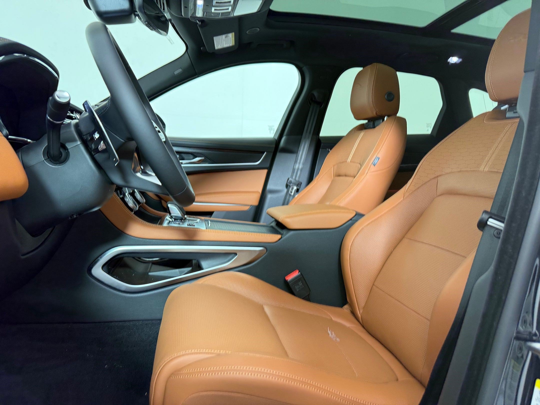 New 2026 Jaguar F-PACE R-Dynamic S AWD/4WD image 5
