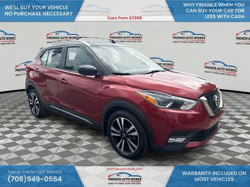 Used 2018 Nissan Kicks SR w/ Exterior Package FWD image 3