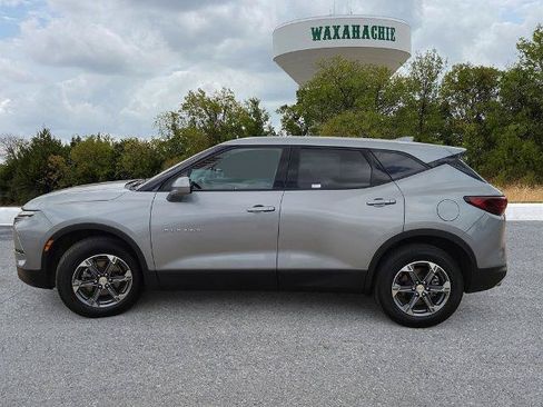 Used 2025 Chevrolet Blazer LT AWD/4WD image 3