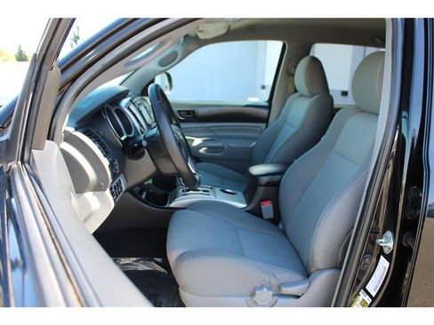 Used 2015 Toyota Tacoma 4x4 Double Cab w/ TRD Off-Road Package image 7