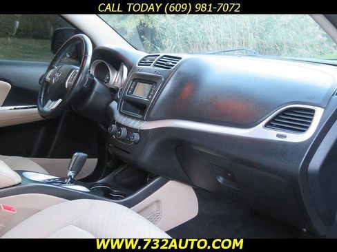 Used 2015 Dodge Journey SXT w/ Flexible Seating Group image 6