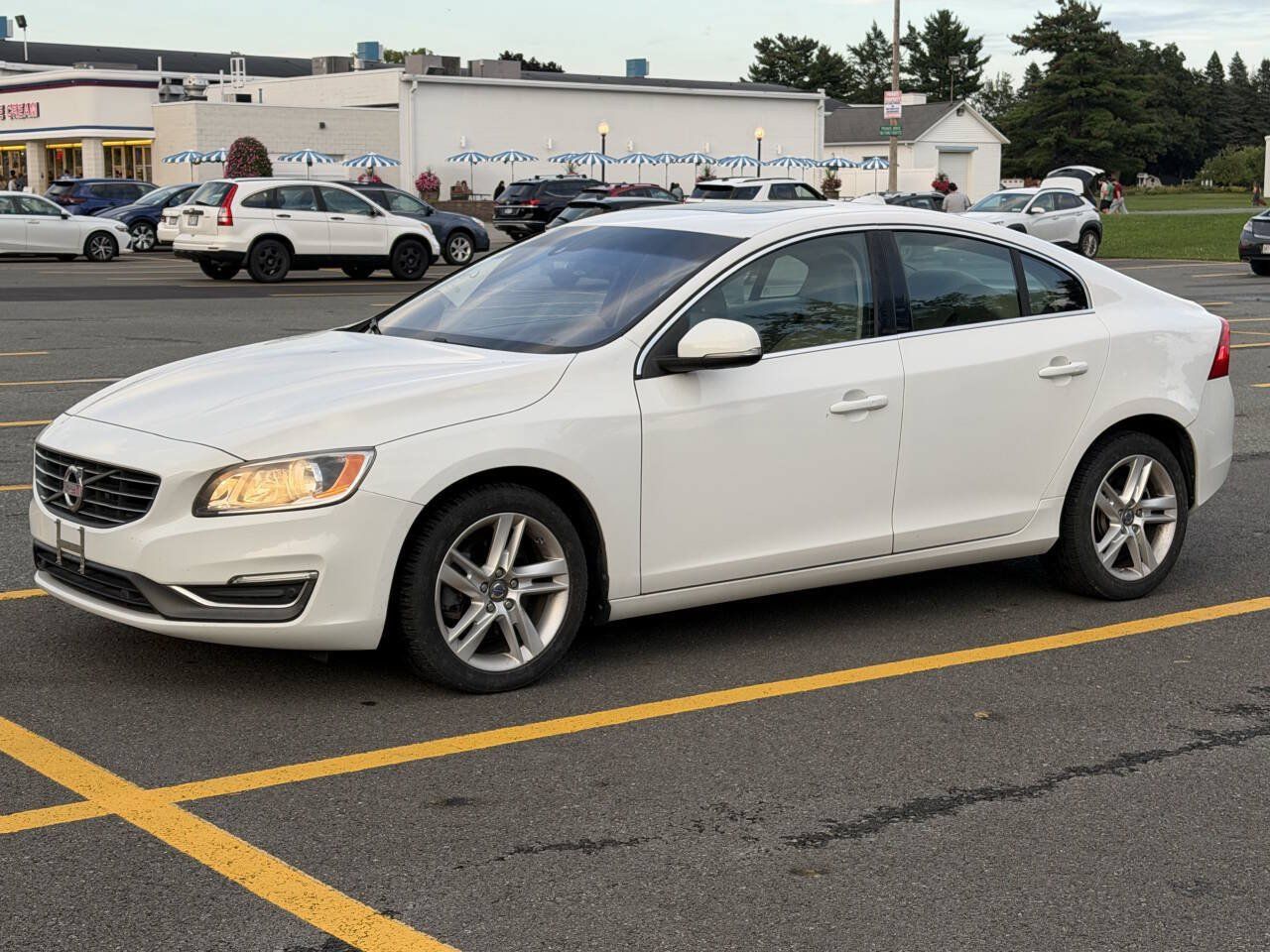 Used 2015 Volvo S60 T5 Premier Plus FWD image 2