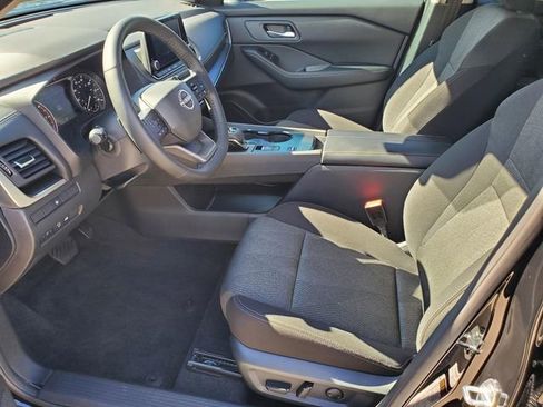 Certified 2025 Nissan Rogue SV image 16