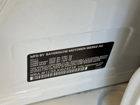 Used 2018 BMW 530e xDrive image 28