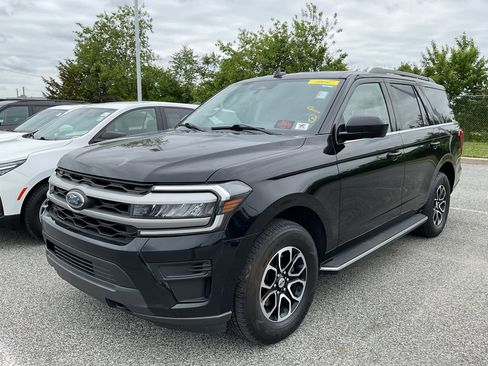 Used 2022 Ford Expedition XLT AWD/4WD image 4