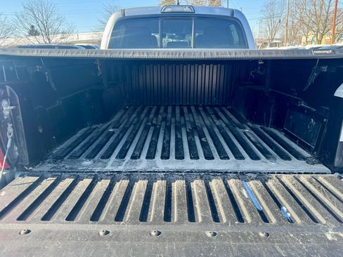 Used 2019 Toyota Tacoma SR5 image 41