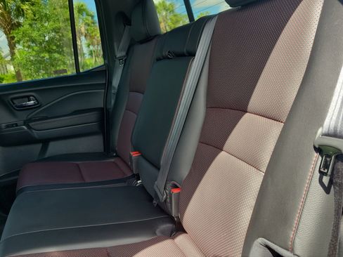 Used 2024 Honda Ridgeline Black Edition image 15