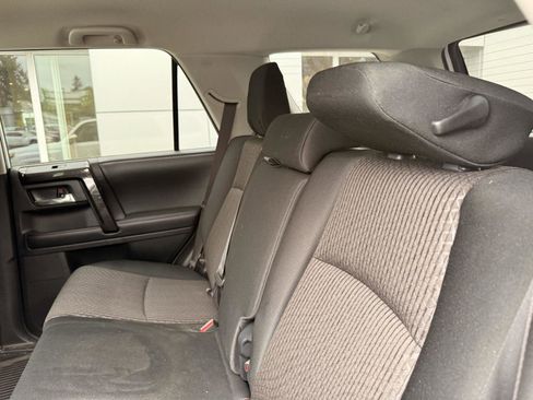 Used 2019 Toyota 4Runner TRD Off-Road AWD/4WD image 9